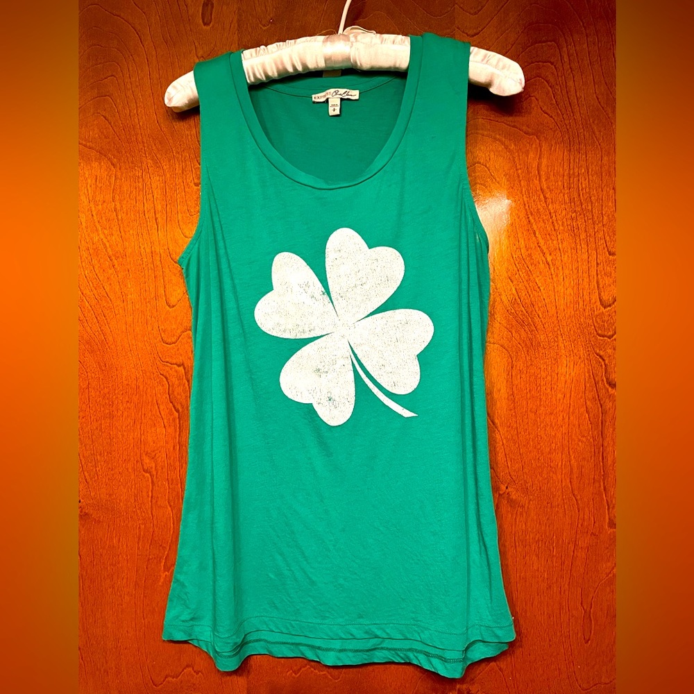 Clover muscle tank